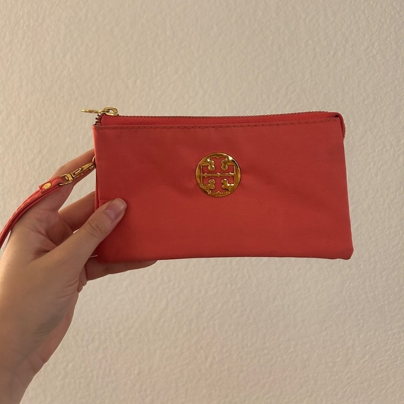 Tory Burch Pink Gold Logo Cameron Nylon Medium Wristlet Wallet- Pre Loved - Picture 13 of 13